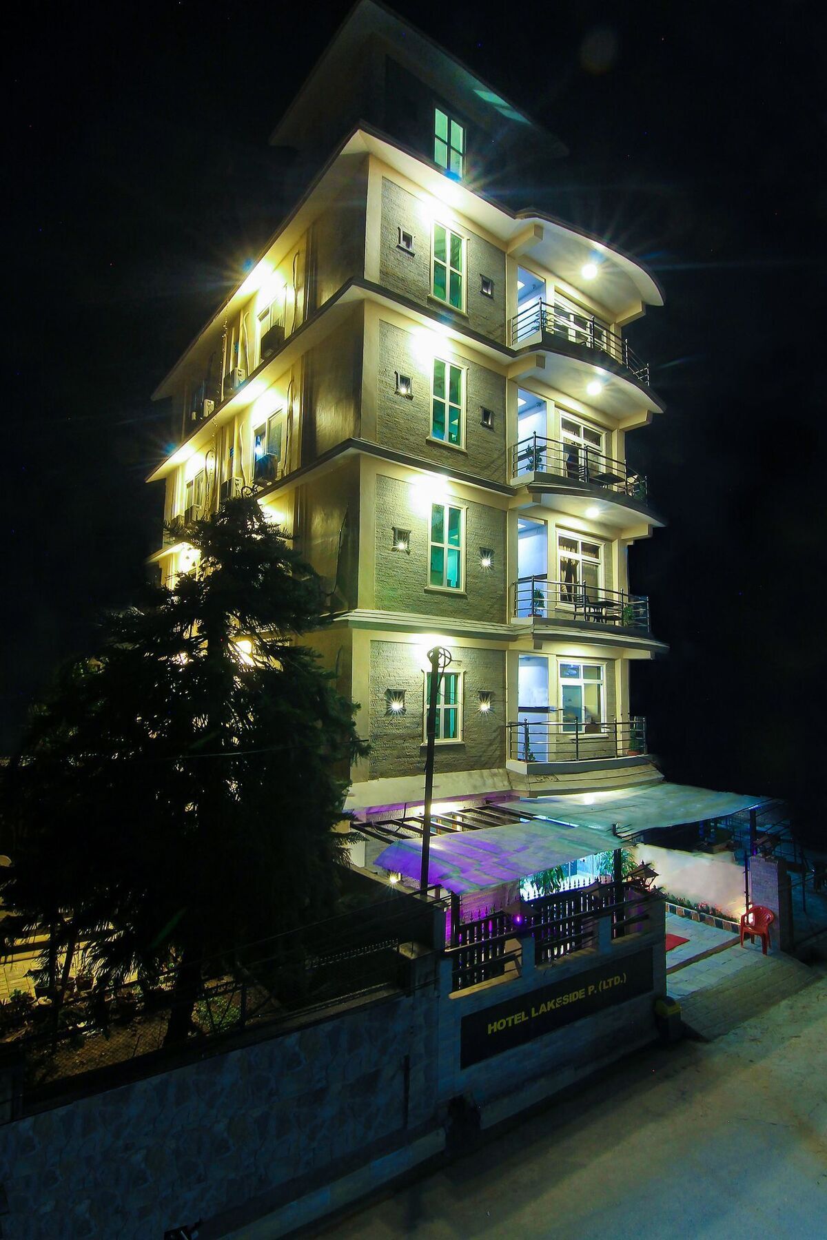 Hotel Lakeside Покхара Екстер'єр фото